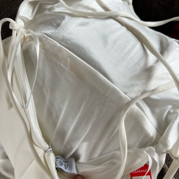 A&N luxe white gown - Picture 5 of 6